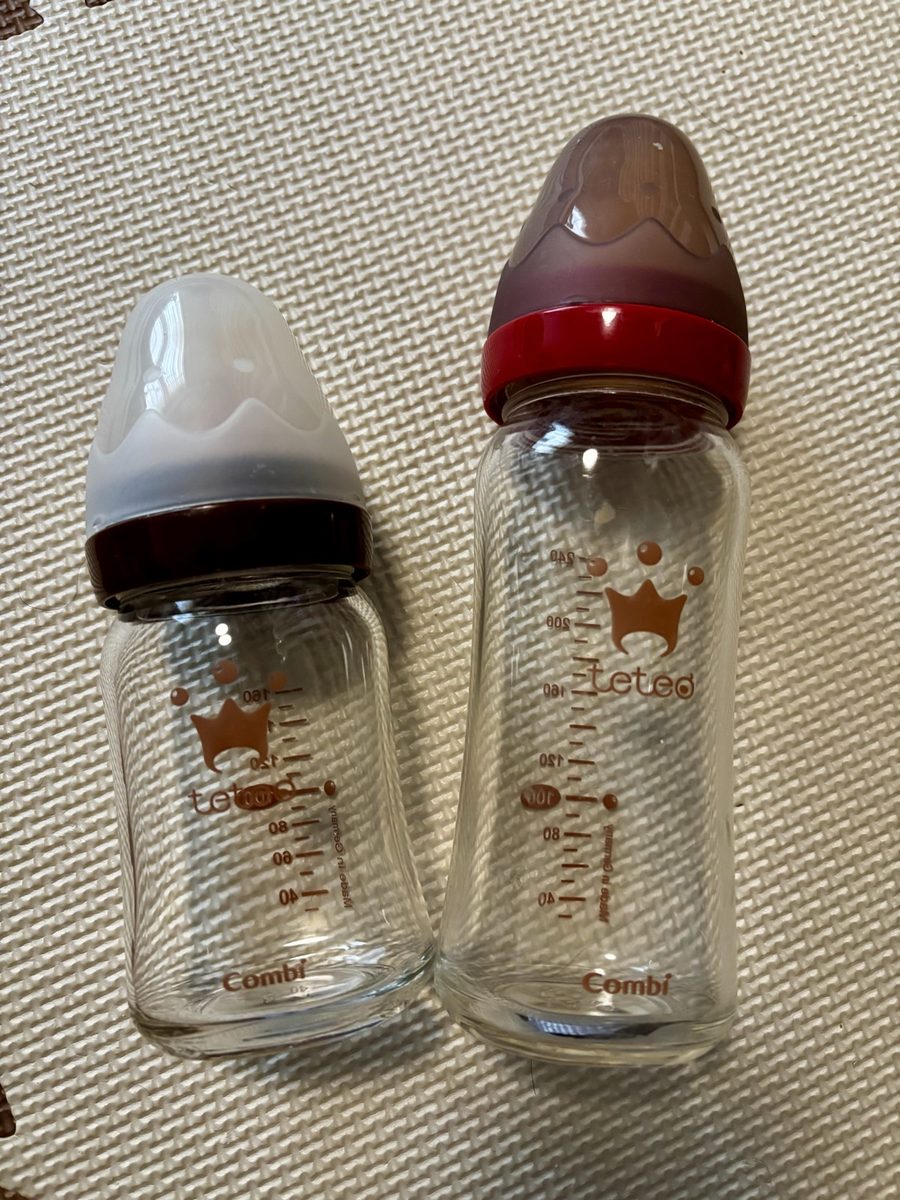 コンビ テテオ 授乳のお手本のガラス製哺乳瓶。左が160ml、右が240ml
